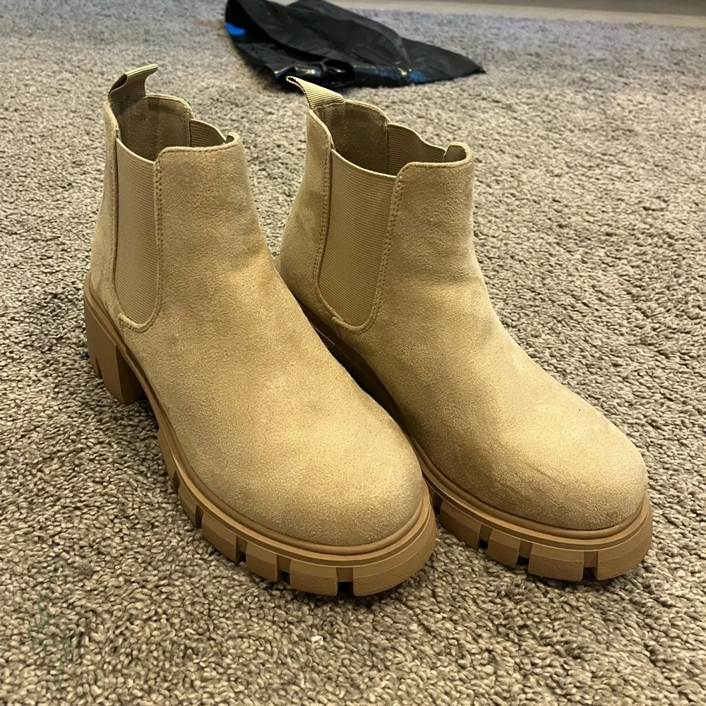 Boots - Picture 1 of 3